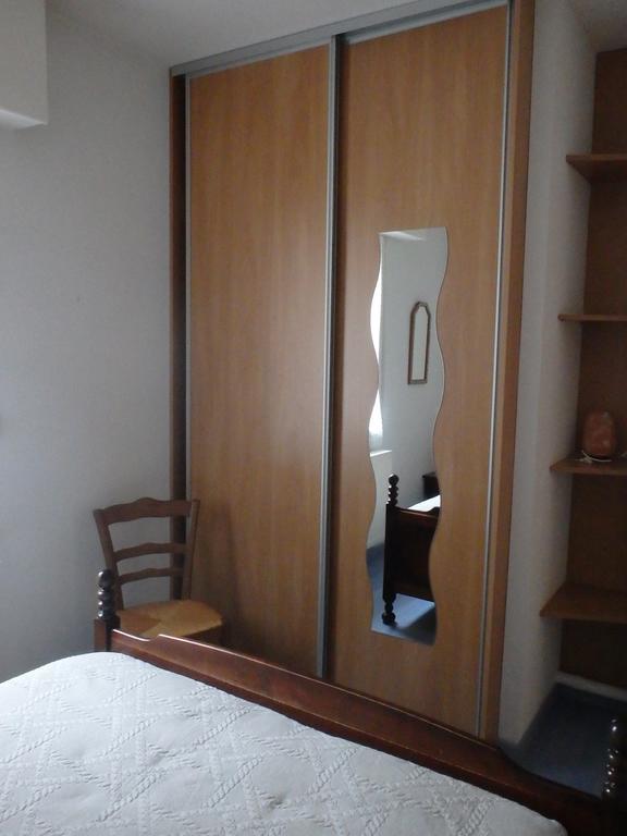 Le Moulin Des Pres Avec Terrasse Apartment Везул Стая снимка